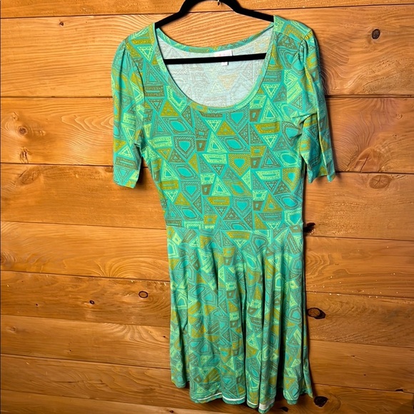 LULAROE Scoop Neck 3/4 Sleeves Green Print Casual Shirt Dress Geometric Med Midi - Picture 1 of 8